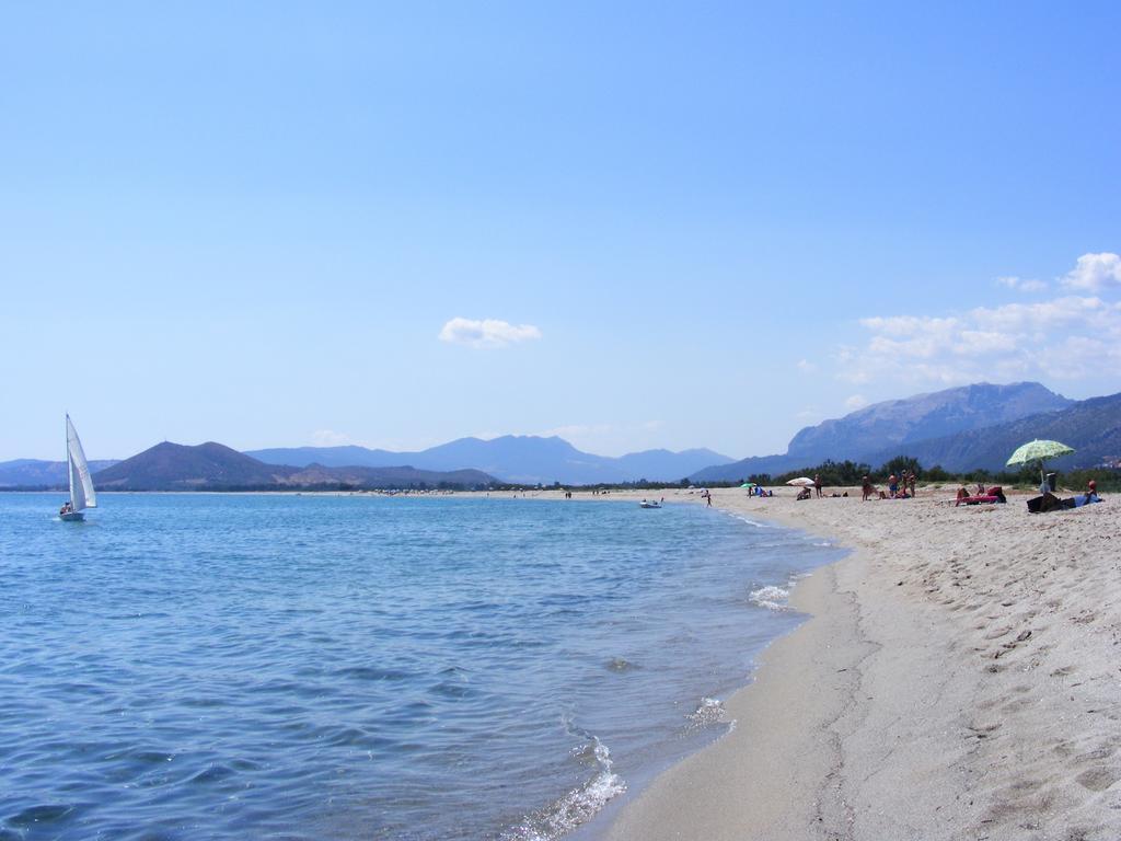 Rotonda Sul Mare Villa Budoni Buitenkant foto